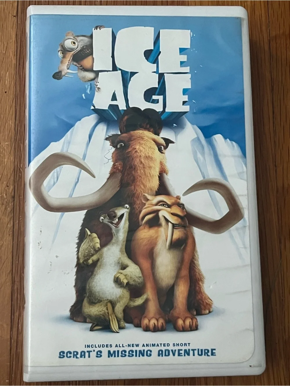 VHS Movie bundle deal (monster ink & ice age)
